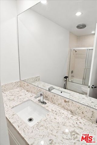750 S Spaulding Avenue 107, Los Angeles, CA 90036