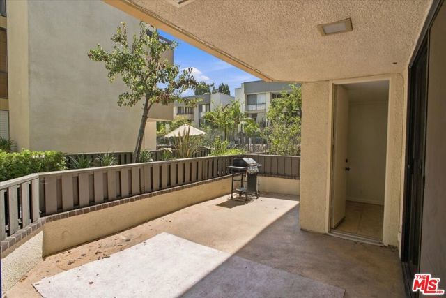 750 S Spaulding Avenue 107, Los Angeles, CA 90036