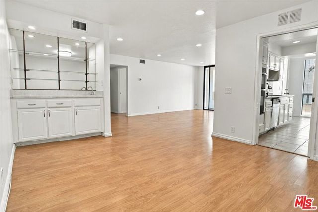 750 S Spaulding Avenue 107, Los Angeles, CA 90036