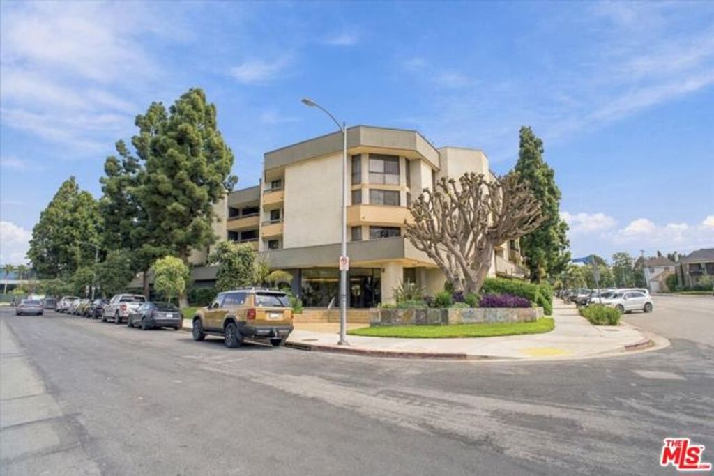 750 S Spaulding Avenue 107, Los Angeles, CA 90036