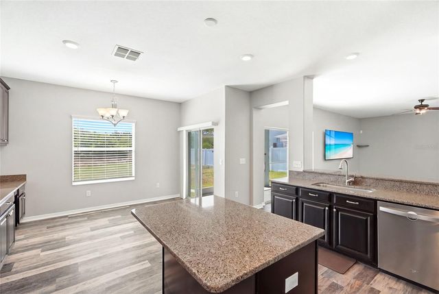 909 MEADOW GLADE DRIVE, Ruskin, FL 33570