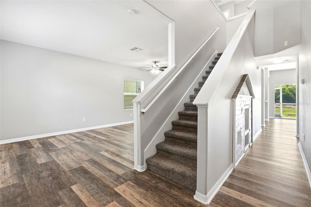 909 MEADOW GLADE DRIVE, Ruskin, FL 33570