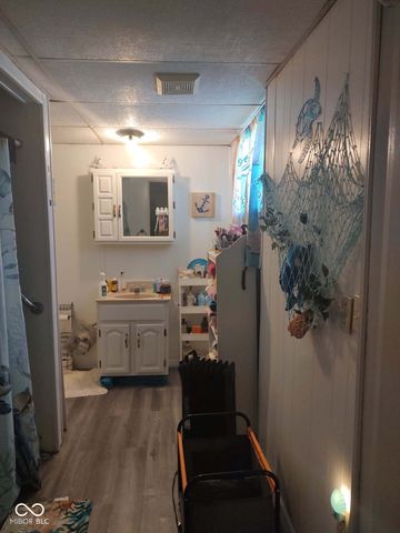 406 N Walnut Street, Carthage, IN 46115