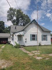 406 N Walnut Street, Carthage, IN 46115