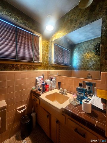 275 Winthrop Street, New Britain, CT 06052