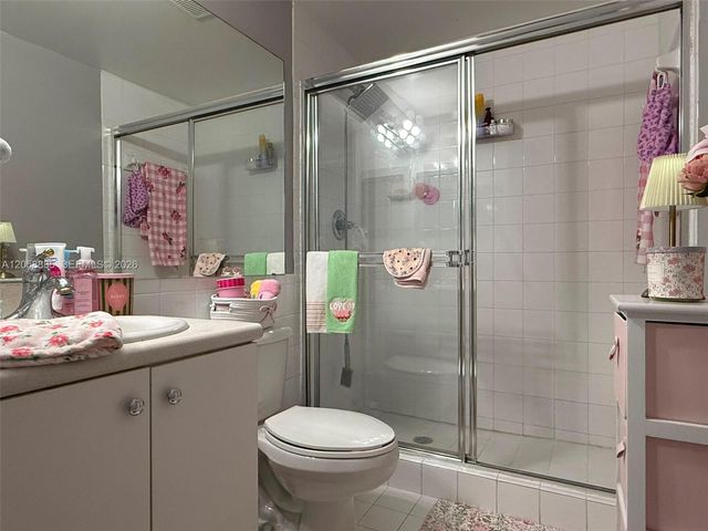 5085 NW 7th St 406, Miami, FL 33126