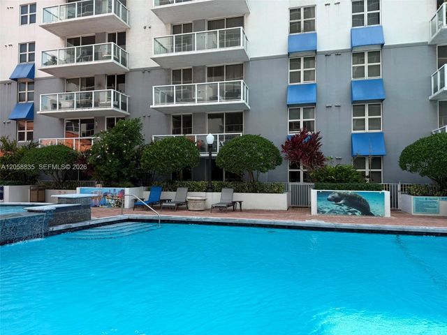5085 NW 7th St 406, Miami, FL 33126