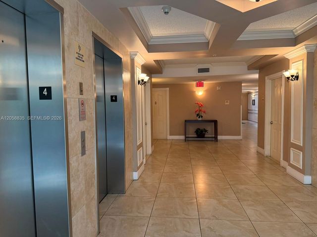 5085 NW 7th St 406, Miami, FL 33126