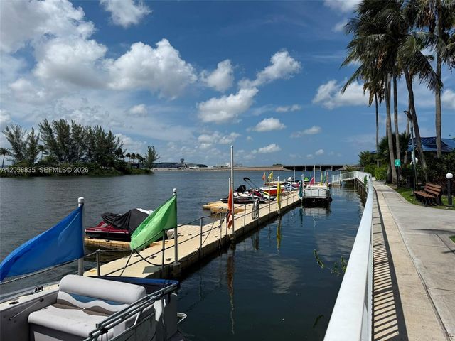 5085 NW 7th St 406, Miami, FL 33126