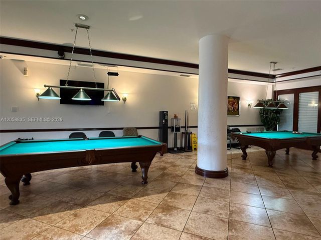 5085 NW 7th St 406, Miami, FL 33126