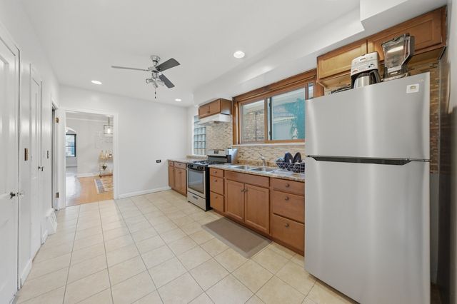 10416 S Sangamon Street, Chicago, IL 60643