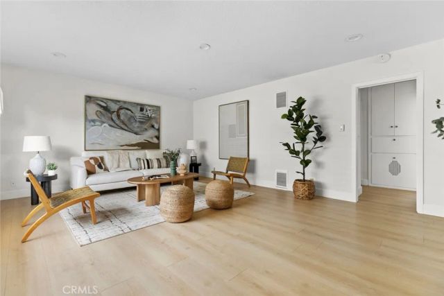 587 South St 18, Glendale, CA 91202