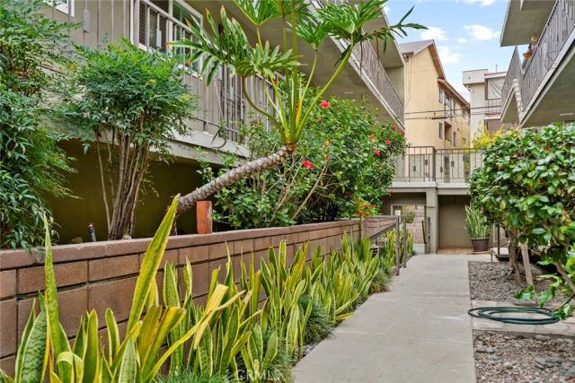 587 South St 18, Glendale, CA 91202