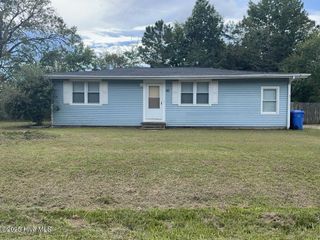 30 East Drive, Jacksonville, NC 28546