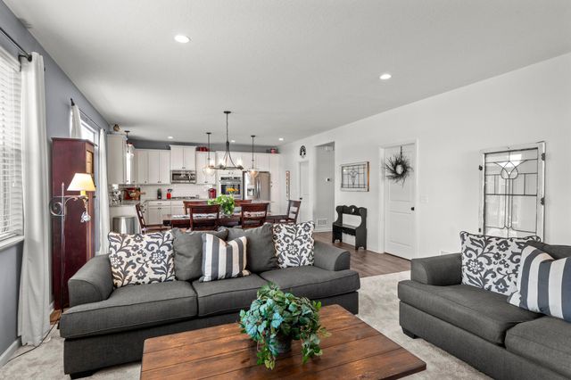 15142 Ely Path, Apple Valley, MN 55124