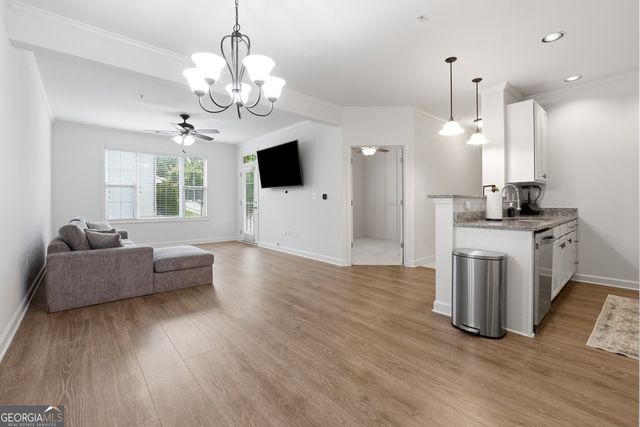 7265 Glisten Avenue NE 120, Sandy Springs, GA 30328