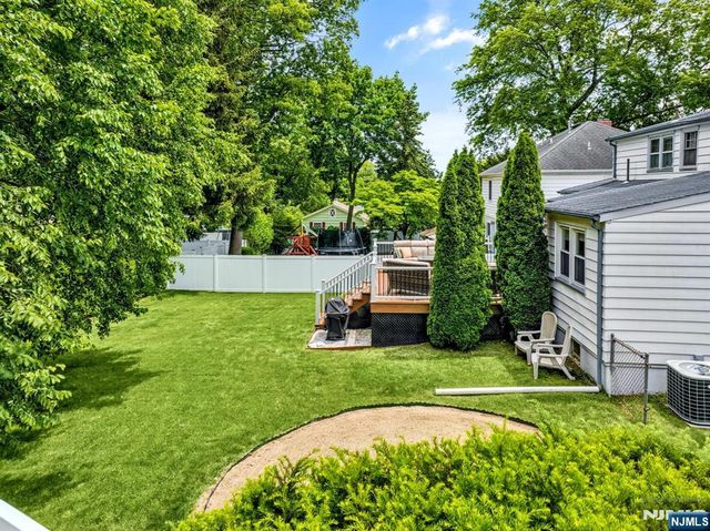 77 Lee Avenue, Hawthorne, NJ 07506