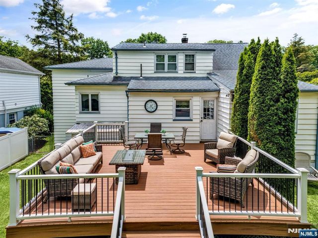 77 Lee Avenue, Hawthorne, NJ 07506