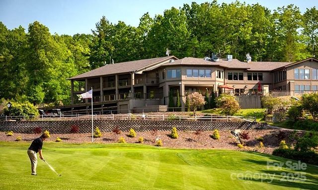 2760 Ugugu Drive, Brevard, NC 28712