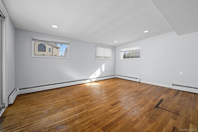 190 Meridian Road, Levittown, NY 11756