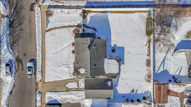 190 Meridian Road, Levittown, NY 11756