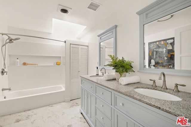 1905 Camden Avenue, Los Angeles, CA 90025