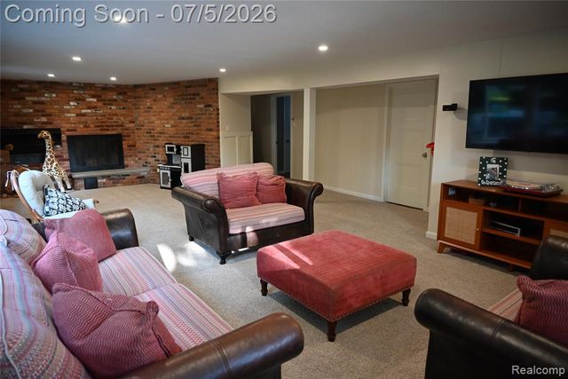 917 S Reading Road, Bloomfield Hills, MI 48304