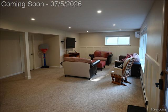 917 S Reading Road, Bloomfield Hills, MI 48304