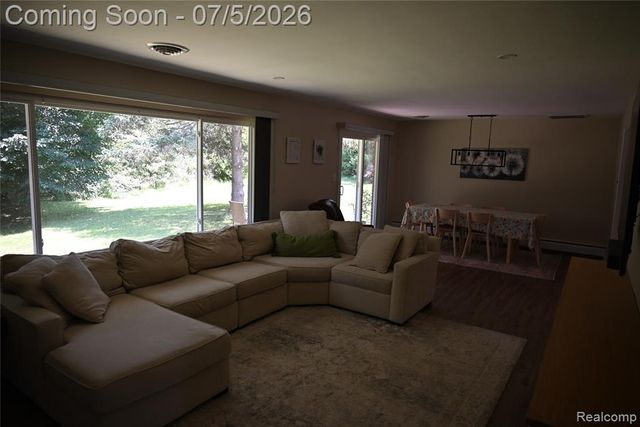 917 S Reading Road, Bloomfield Hills, MI 48304