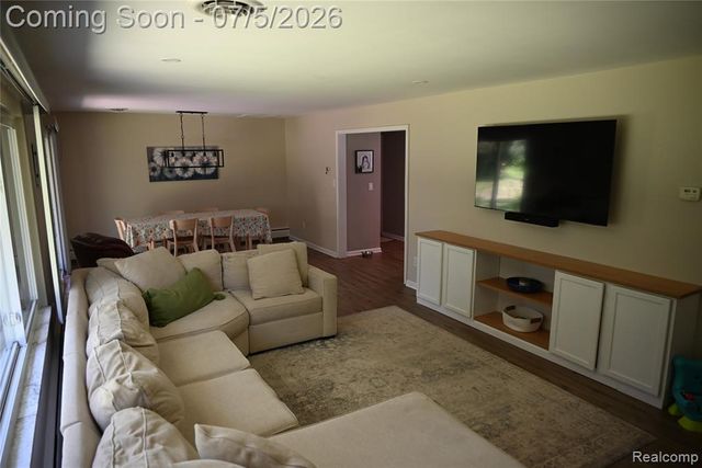 917 S Reading Road, Bloomfield Hills, MI 48304