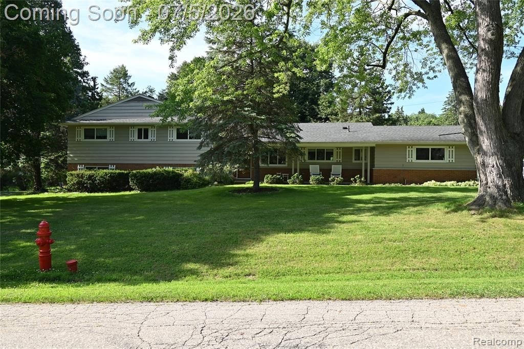 917 S Reading Road, Bloomfield Hills, MI 48304
