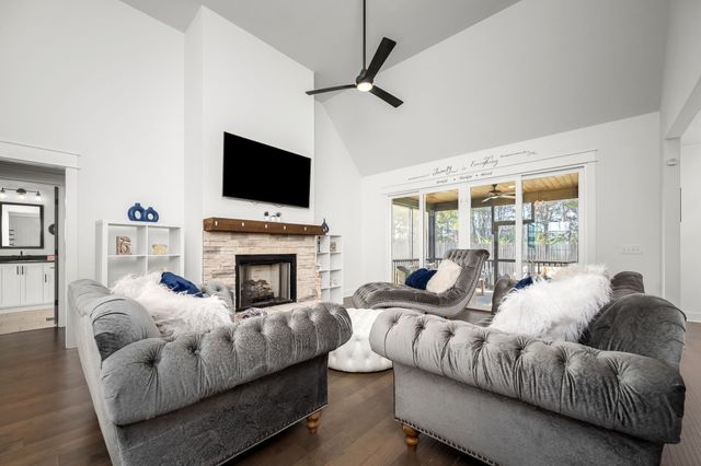 2614 Holly Springs Dr, Murfreesboro, TN 37128