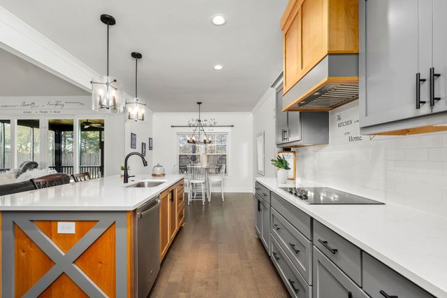 2614 Holly Springs Dr, Murfreesboro, TN 37128