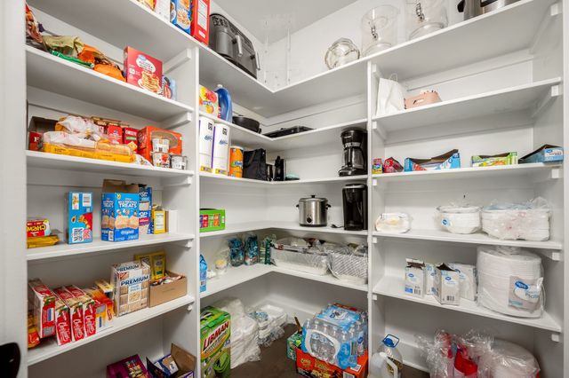 2614 Holly Springs Dr, Murfreesboro, TN 37128