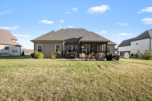 2614 Holly Springs Dr, Murfreesboro, TN 37128