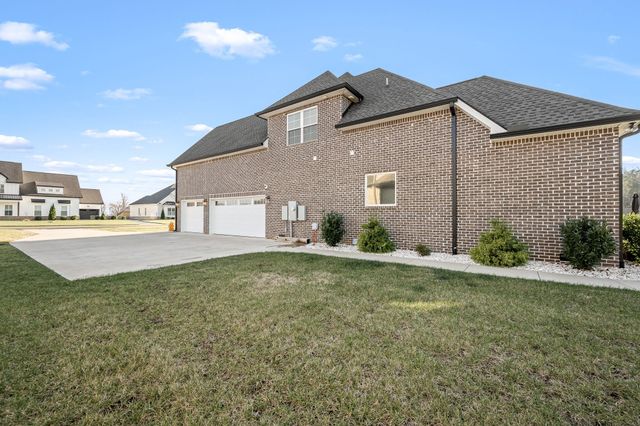 2614 Holly Springs Dr, Murfreesboro, TN 37128