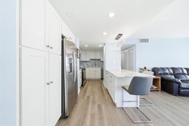 3800 GALT OCEAN Drive PH-14, Fort Lauderdale, FL 33308