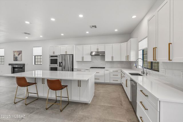 2121 E 2nd Street, Tucson, AZ 85719