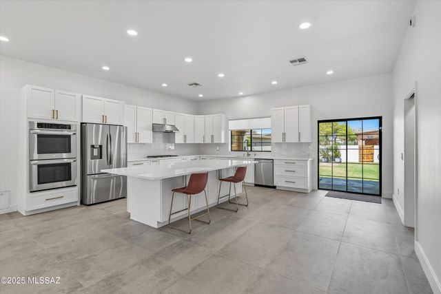 2121 E 2nd Street, Tucson, AZ 85719