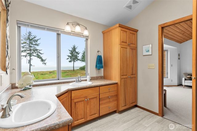 24 Anderson Lane, Hoquiam, WA 98550