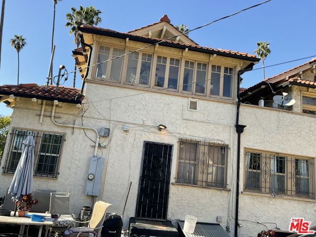 2068 S Hobart Boulevard, Los Angeles, CA 90018