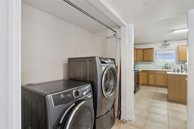 1614 RIDGEMOOR DRIVE, Mascotte, FL 34753