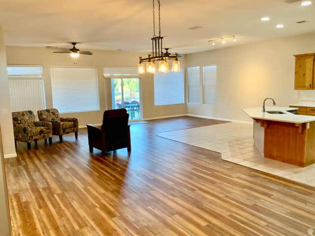 1042 W HILLVIEW DR, Washington, UT 84780