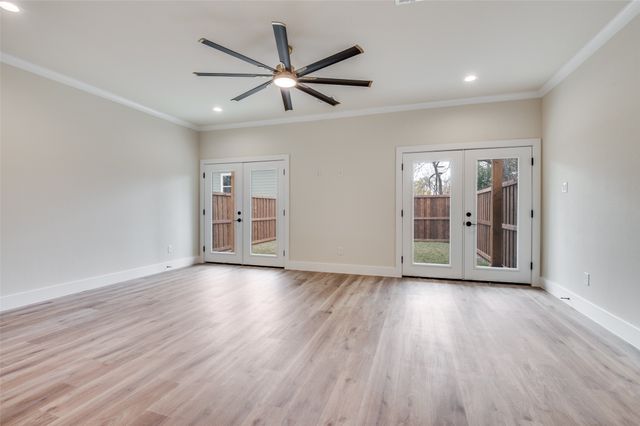 420 Sparks Street, Dallas, TX 75203