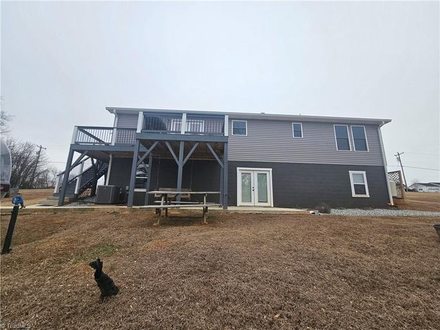 925 Mountainview Road, King, NC 27021