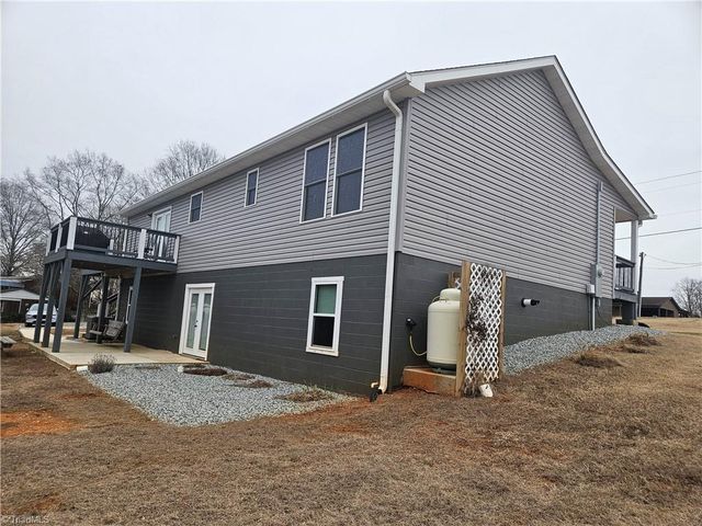 925 Mountainview Road, King, NC 27021