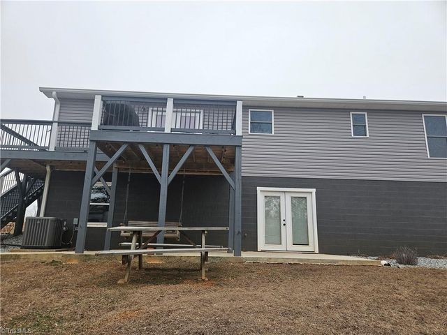 925 Mountainview Road, King, NC 27021