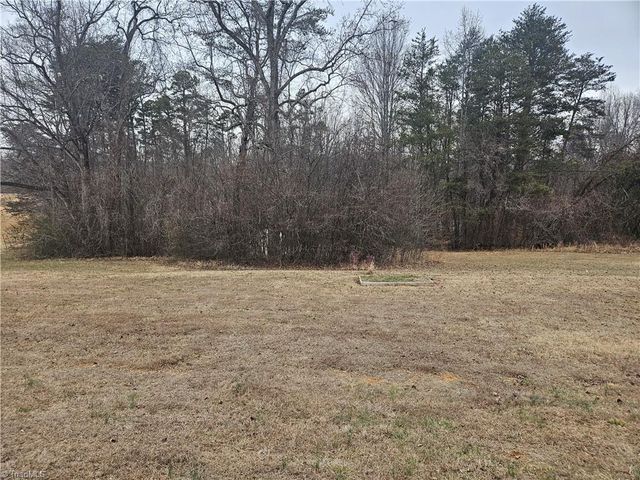 925 Mountainview Road, King, NC 27021