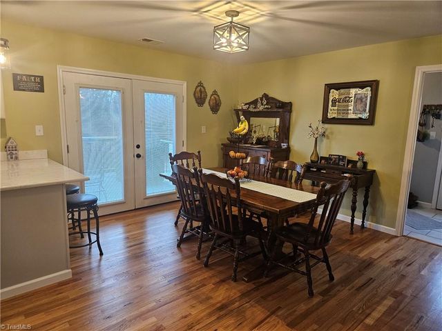 925 Mountainview Road, King, NC 27021