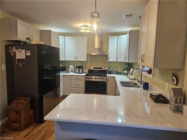 925 Mountainview Road, King, NC 27021